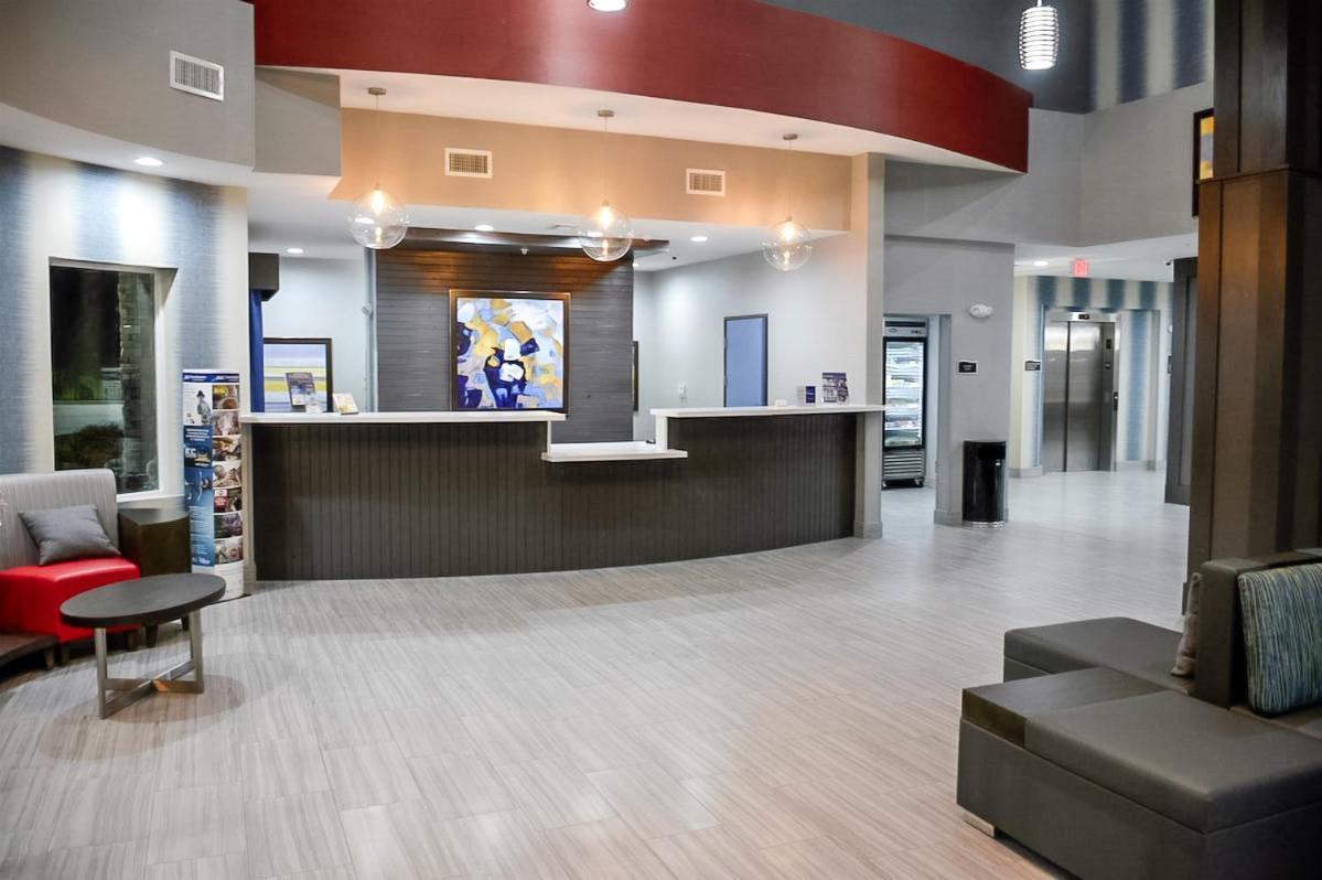 Del-Mar Airport Inn & Suites Шривпорт Екстериор снимка